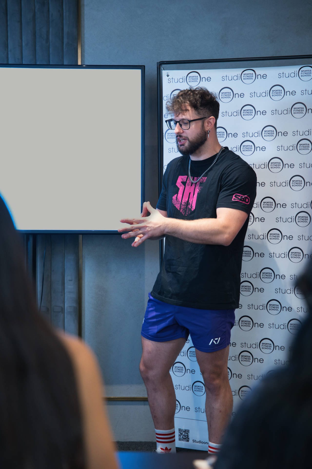 Fitness Masterclass with Anavoliko Parathyro