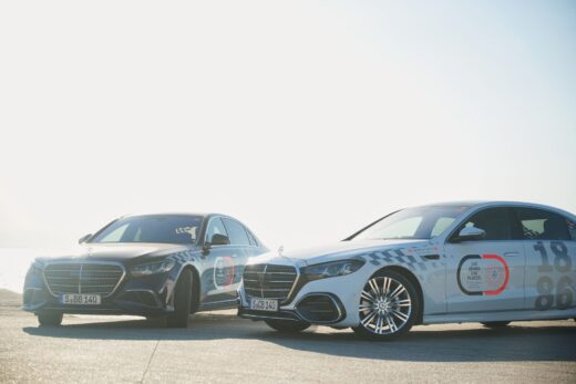 Οι δύο Mercedes-Benz S-Class της επετειακής καμπάνιας μαζί